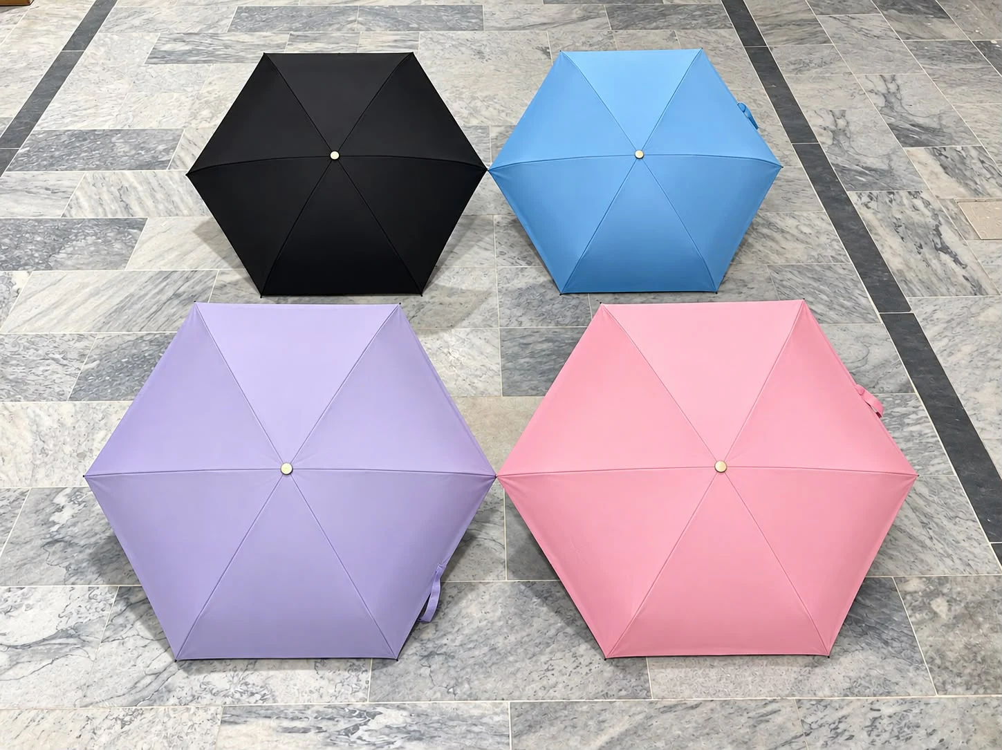 Mini Pocket Umbrella – Compact & Portable for Everyday Use